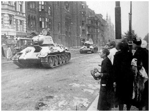 german women berlin 1945 red army tanks