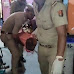  गाजियाबाद से बड़ी खबर : गुस्साए पति ने पत्नी को फावड़े से काट डाला, बचाने आई बेटी को भी नहीं बक्सा -