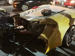 سياره لامبورجيني تنقسم لنصفين فى حادث مأساوي Lamborghini Car