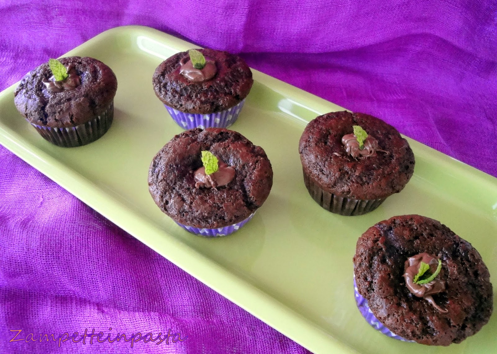 Muffin al cacao con fragole - Ricetta con le fragole