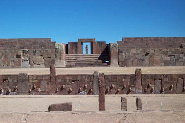 Bangunan dari batu yang menunjukkan kehebatan suku Nabataea dalam bidang arsitektur