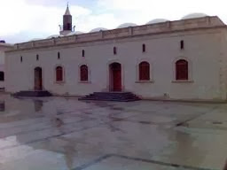 المسجد العتيق في درنه ,مساجد ليبيا ,معالم مشهوره في درنه ,http://toursbaylisaan.blogspot.com/2013/12/Derna-and-most-beautiful-tourist-places-in-libya.html