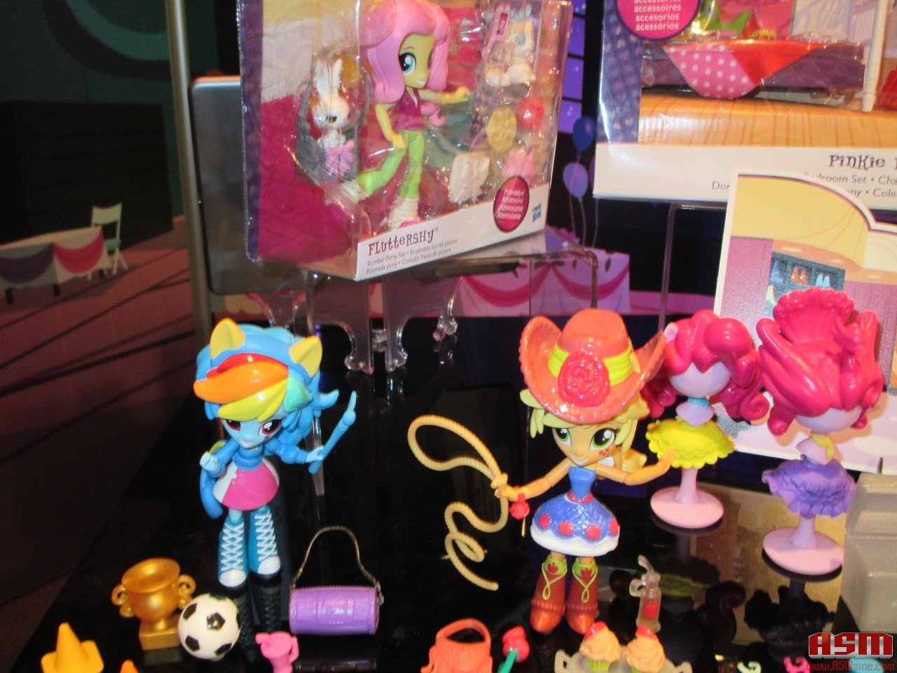 Equestria Girls Minis at the NY Toy Fair 2016  MLP Merch