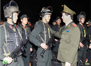 Bộ trưởng Trần Đại Quang thăm Tiểu đoàn Cảnh sát cơ động số 1 đóng trên địa bàn Hà Nội.