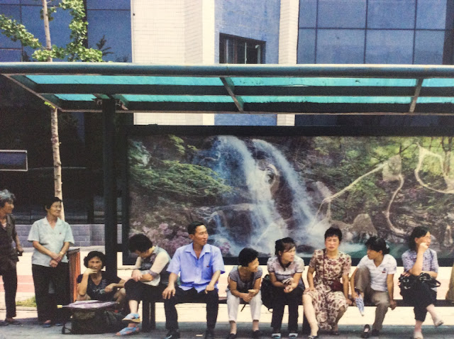 リュブリャナの公民館で開催された個展「Real People in the DPRK」にて、写真家Martin Von Den Driesch氏の作品