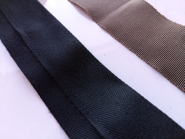 Twill tape and petersham ribbon | www.stinap.com