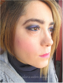 Look de maquillaje ahumado morado gris plata con sombras de Deborah Milano