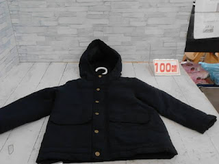中古品　子供服　１００㎝　ブラック　アウター　２９８円