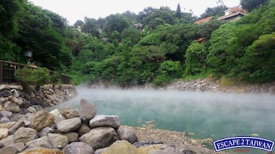 Giá vé máy bay đi Đài Loan - Tắm suối nước nóng ở Beitou