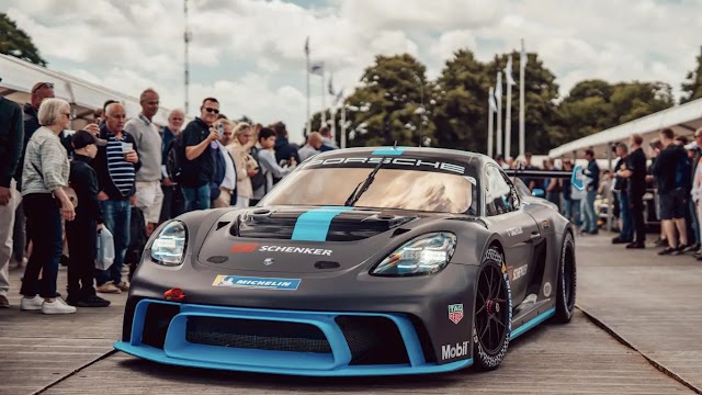 The GT4 e-Performance takes to the Hockenheimring | Festival of Dreams