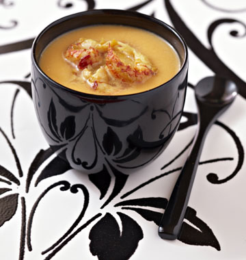 Velouté de potiron au lait de coco et langoustines rôties   