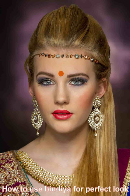 How To Use Bindiya For Perfect Look In Hindi,how to apply bindi in hindi