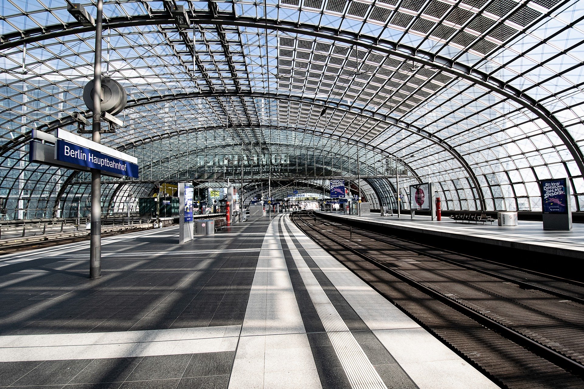 Estação ferroviária de Berlin vazia