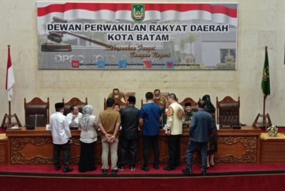 Seluruh Fraksi DPRD Batam Menyetujui Ranperda RPP APBD Kota Batam Tahun 2021 Dilanjutkan Ketahap Selanjutnya