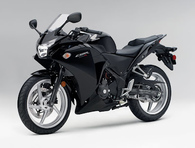 2011 Honda CBR250R First Look 