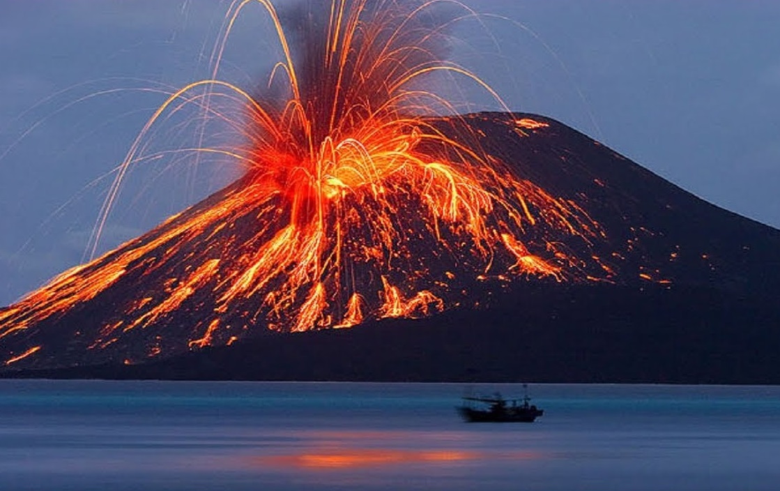 Pesona Gunung Krakatau