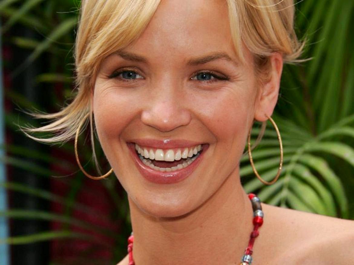 Ashley Scott Hyper Star Hd Wallpapers