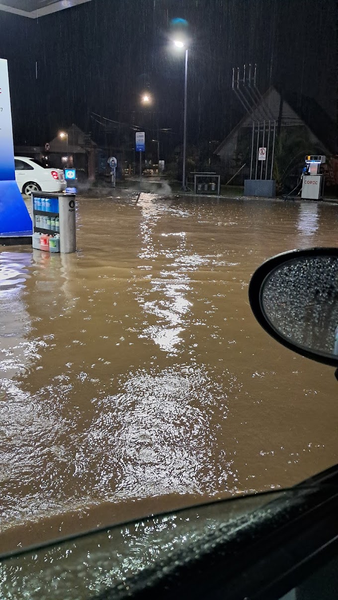 FOTOS | COPEC COLBUN PARCIALMENTE INUNDADA