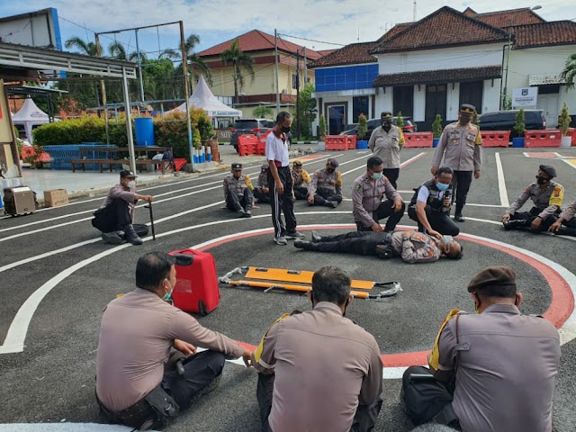 Tingkatkan Kemampuan Bhabinkamtibmas, Sat Binmas Polres Pasuruan Gelar Latihan Bersama