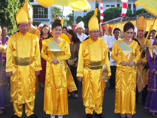 Gambar Pakaian Adat Sulawesi Utara