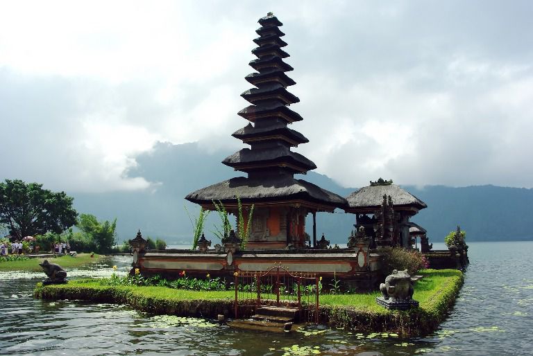 Bedugul Ulundanu Lake Beratan & Tanah Lot Sea Temple Tour Packages - Bali, Holidays, Tours, Attractions, Temples, Hindu, Bedugul, Ulundanu, Lake, Beratan