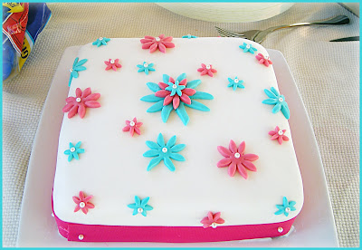 Birthday Flower Cake on Jeneze Cake Design  Square Floral Birthday Cake