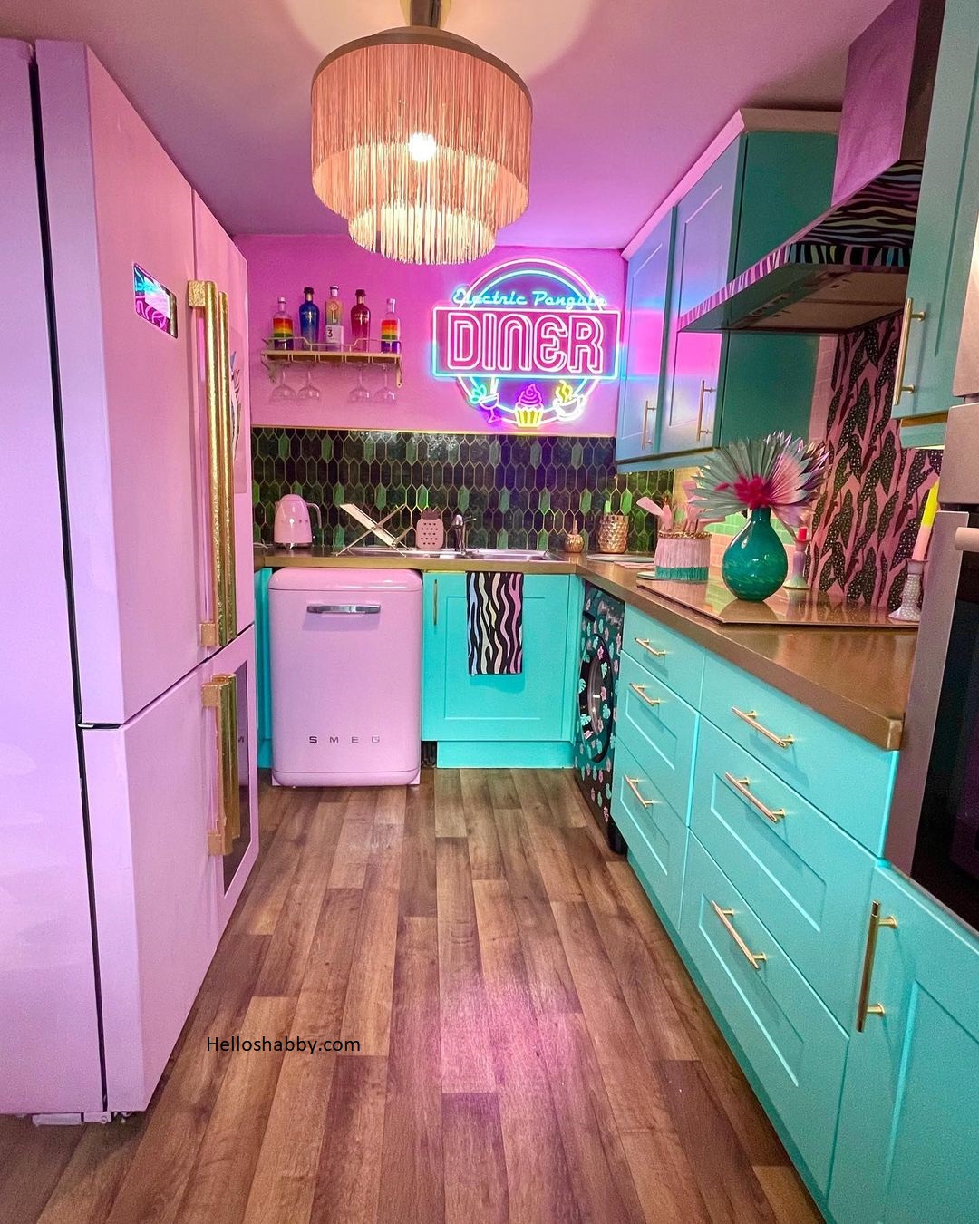 Brighten Your Kitchen: Aqua! - Hello Foxy  Aqua kitchen, Turquoise kitchen,  Cute kitchen