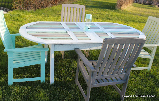 DIY, outdoor space, summer, paint, fusion mineral paint, patio table, http://bec4-beyondthepicketfence.blogspot.com/2016/04/beachy-patio-table.html