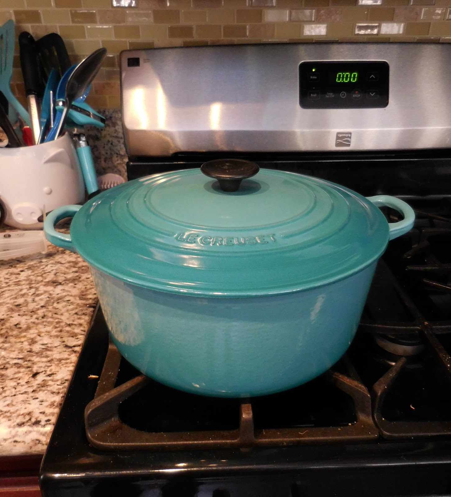 Three minutes of me rambling about Dutch ovens and enameled cast