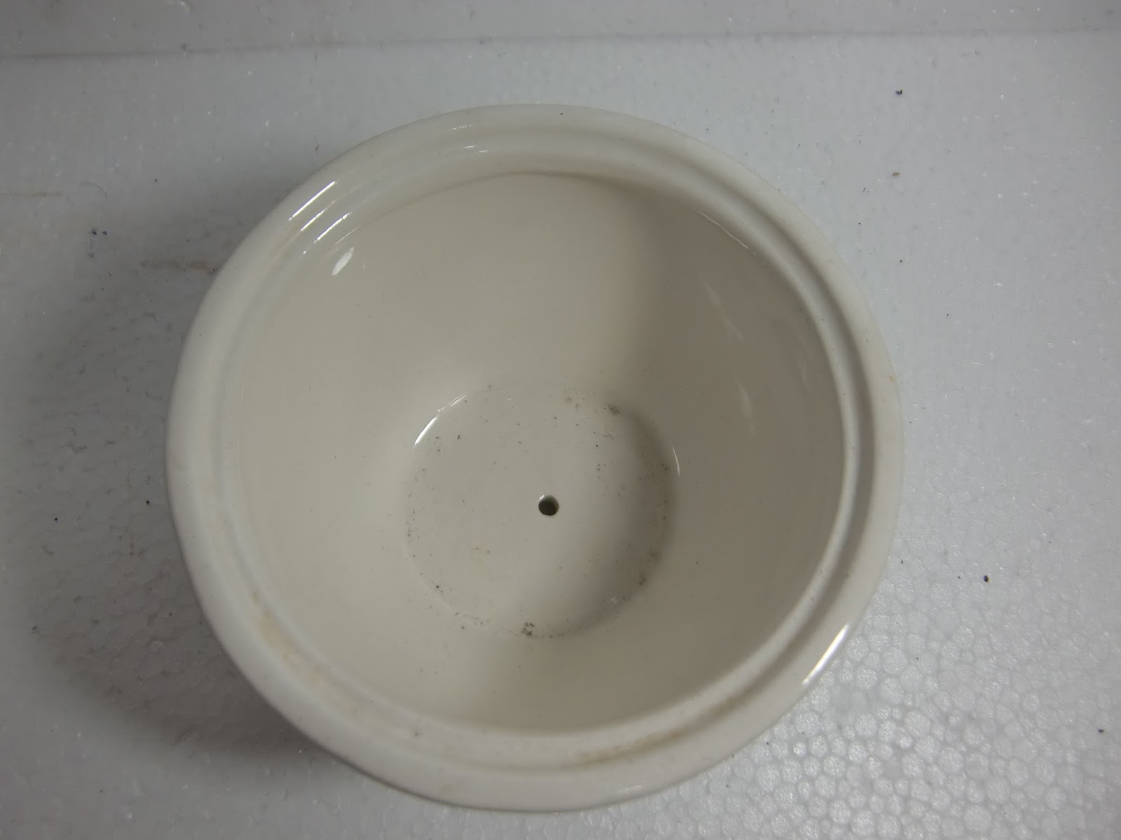CILEGON ANTIK Pot  Keramik  Mungil dari  Rokok DJARUM