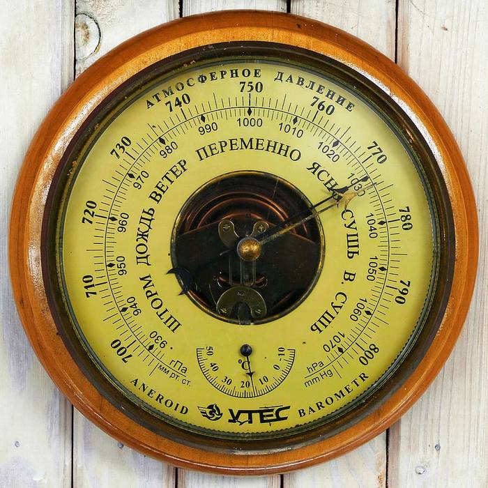 Pengertian Barometer Adalah : Definisi, Fungsi, Jenis dan Cara ... - Barometer Thermometer Russian Ship Fitting