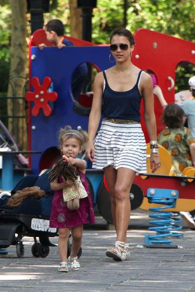 Jessica Alba Daughter 2010. Jessica Alba and Honor have