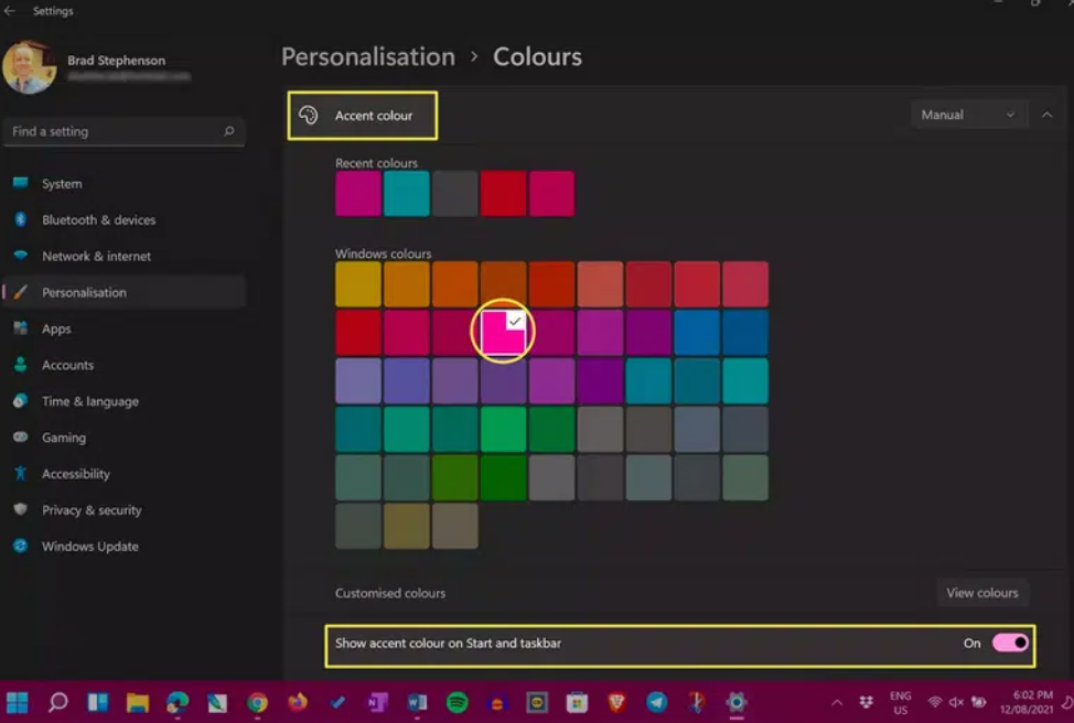 How do you customize Windows 11?