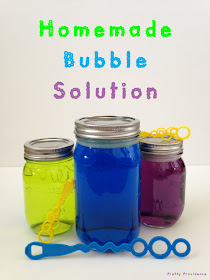 http://prettyprovidence.com/homemade-bubble-solution/