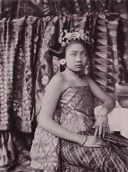 Koleksi Foto Bali  Toples dan Filosofisinya Serba Sepuh