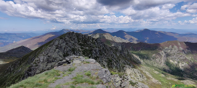 Vistas desde la cima del Pico Miravalles