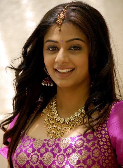 priyamani in pink dress