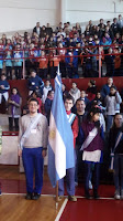 abanderado y escoltas con la Bandera Argentina en el Micro estadio de River Plate