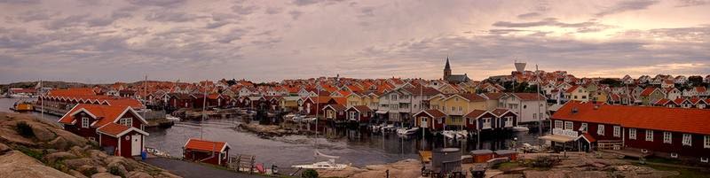 Smögen is situated in Västra Götaland County of Sweden. It is one of the liveliest "summer towns" of the Swedish West Coast.