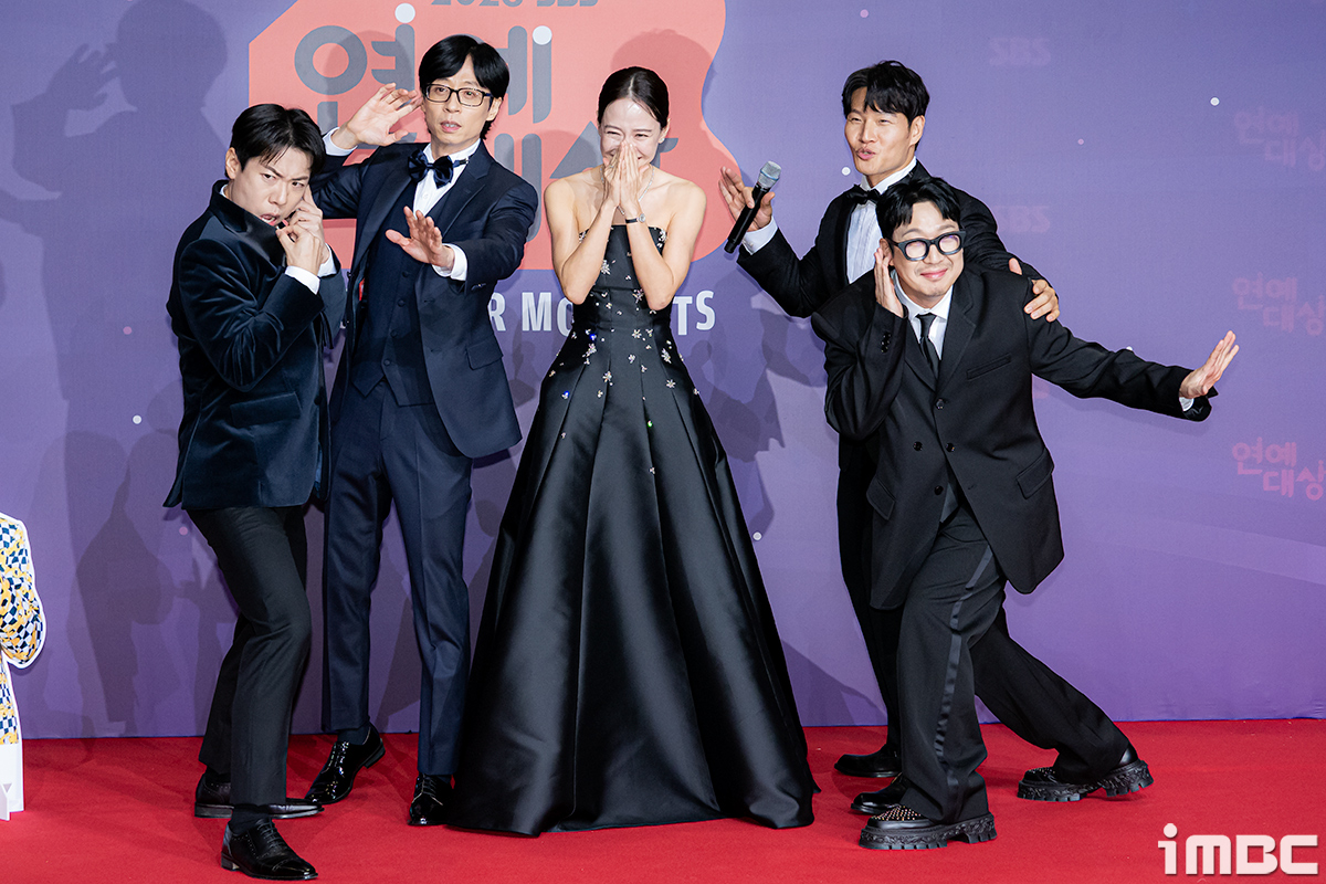 SBS Entertaiment Awards 2023: Running Man xuất sắc giành giải thưởng chương trình giải trí của năm