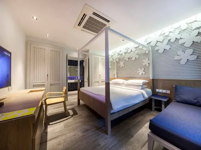 Beach style bedroom