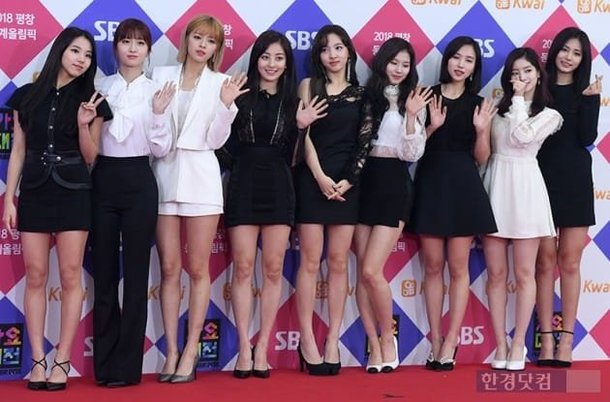 Twice Red Velvet Blackpink Other Female Idols At The Red Carpet Of Sbs Gayo Daejeon Daily K Pop News