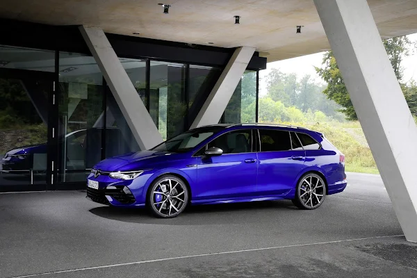 VW Golf R Estate 2022