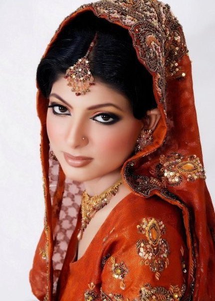 est bridal makeup One of the most important and blessed days in the women's