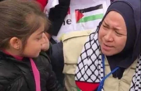 Kunjungi Camp Pengungsi Palestina, Ini Cerita Haru Melly Goeslaw