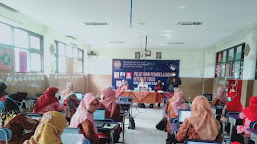 Dosen Unesa Memberi Pelatihan Pembelajaran Literasi Tulis bagi Guru