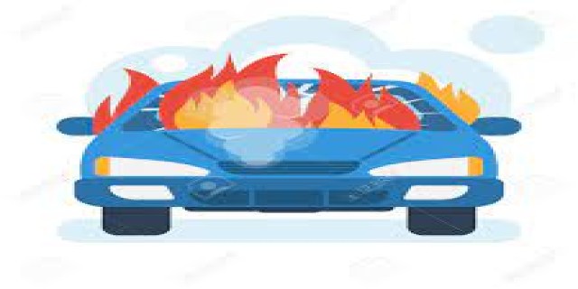 पौड़ी गढ़वाल : बाजार में खड़ी कार में अचानक लगी आग, एक झुलसा