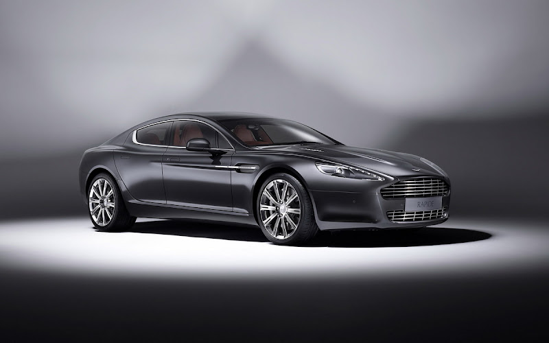 Now, there is Rapide Luxe, which was just unveiled by Aston Martin UK.