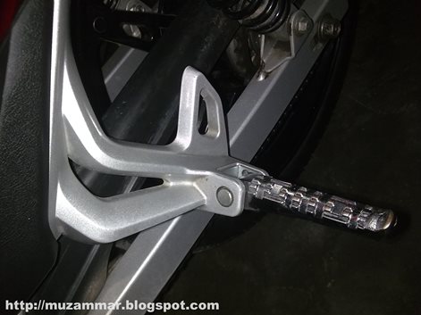 Ganti footstep belakang dengan footstep Yamaha Vixion 