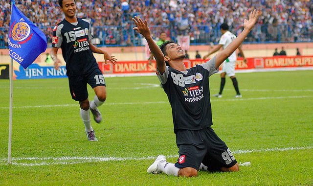 Gol Telat Amiruddin Bawa Arema Sudahi Perlawanan Persela